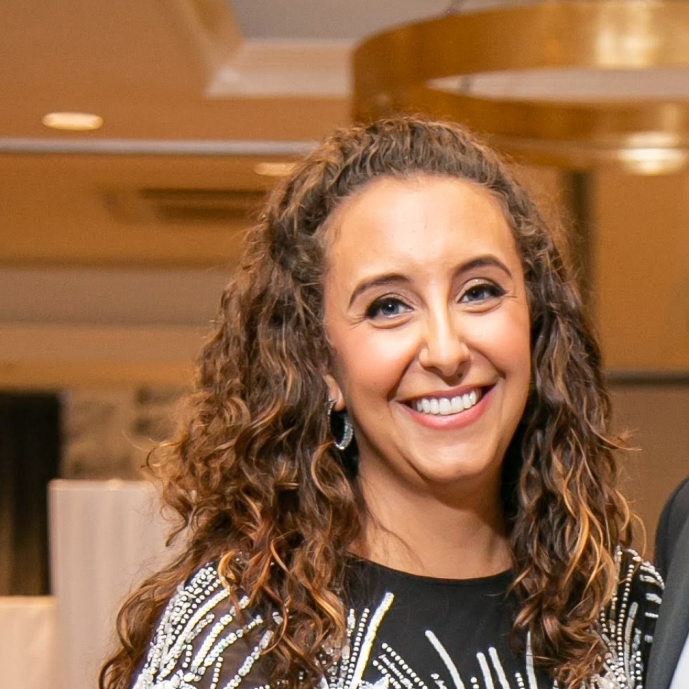 Meet your Posher, Estee